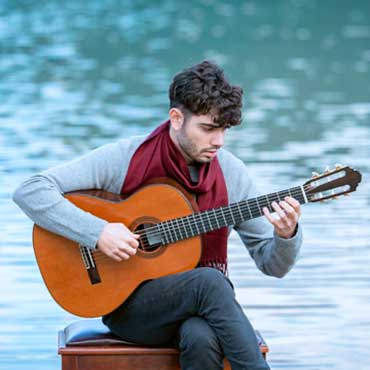 Dimitris Soukaras, guitar